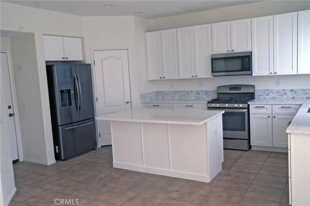 1205 Strand Perris, CA 92571