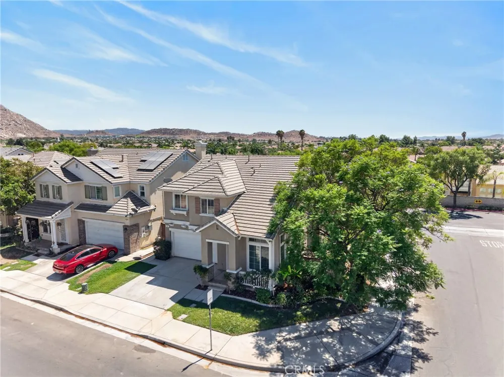 1205 Strand Perris, CA 92571