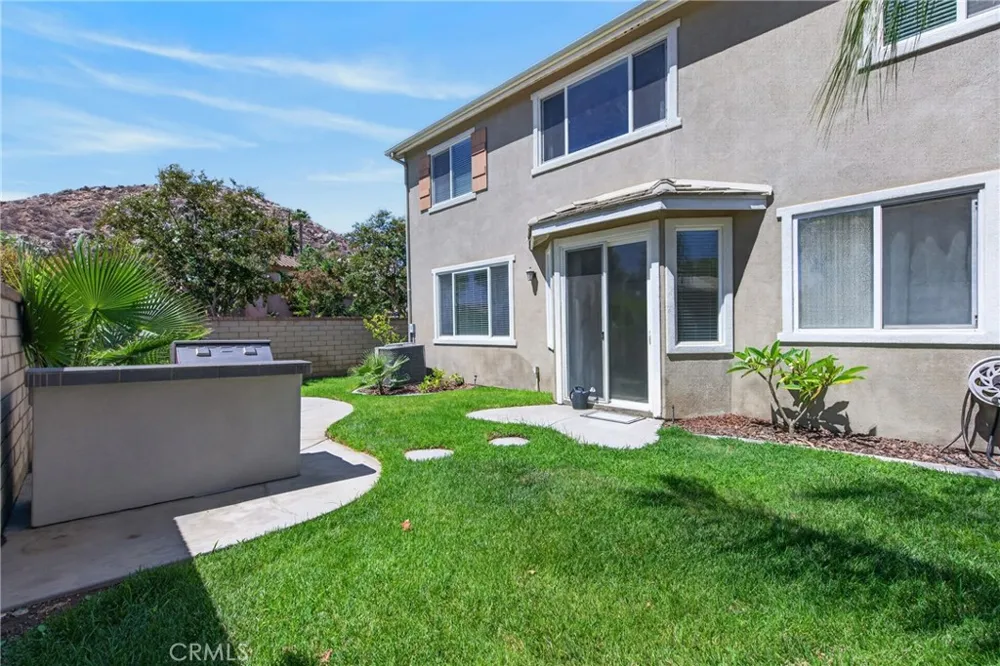 1205 Strand Perris, CA 92571