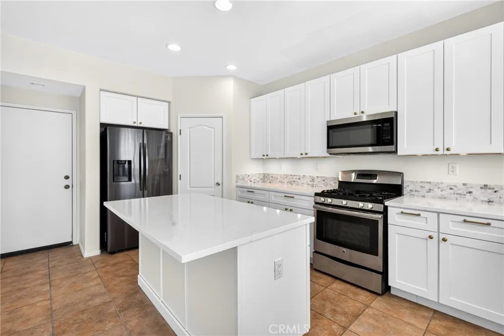 1205 Strand Perris, CA 92571