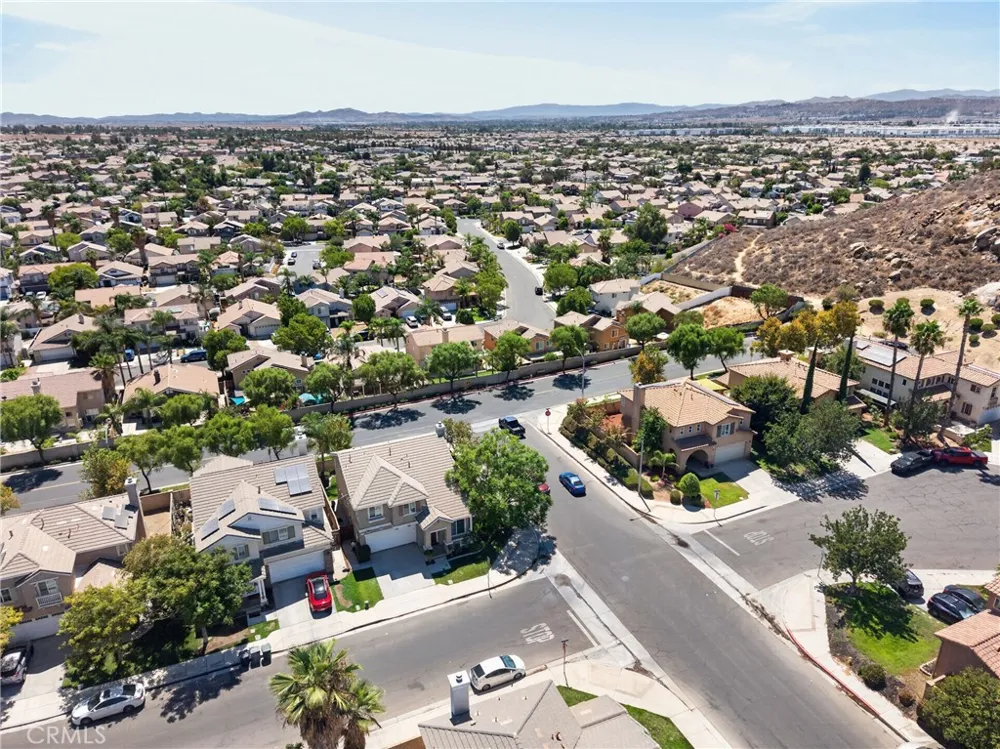 1205 Strand Perris, CA 92571
