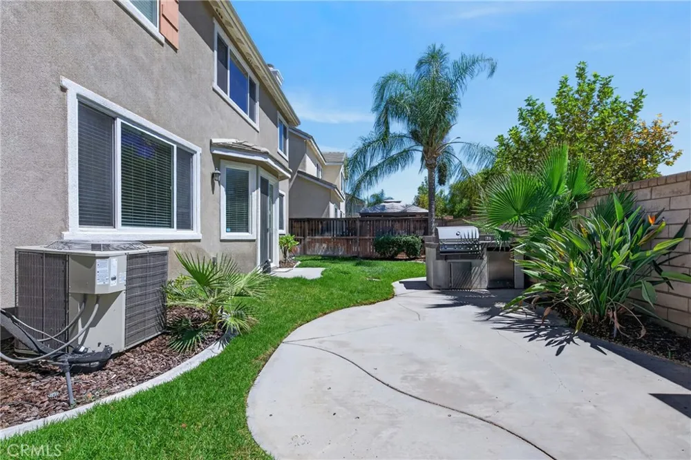1205 Strand Perris, CA 92571