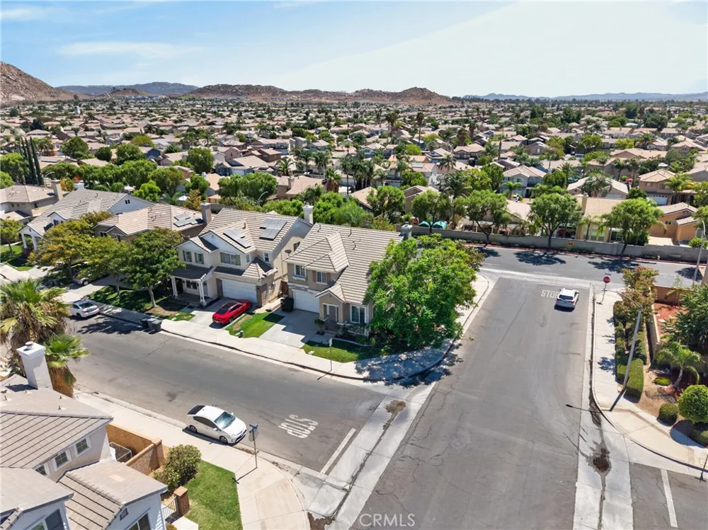 1205 Strand Perris, CA 92571
