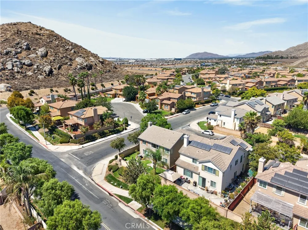 1205 Strand Perris, CA 92571
