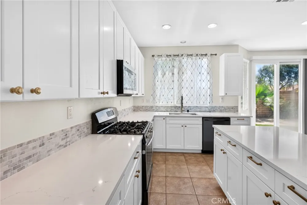 1205 Strand Perris, CA 92571