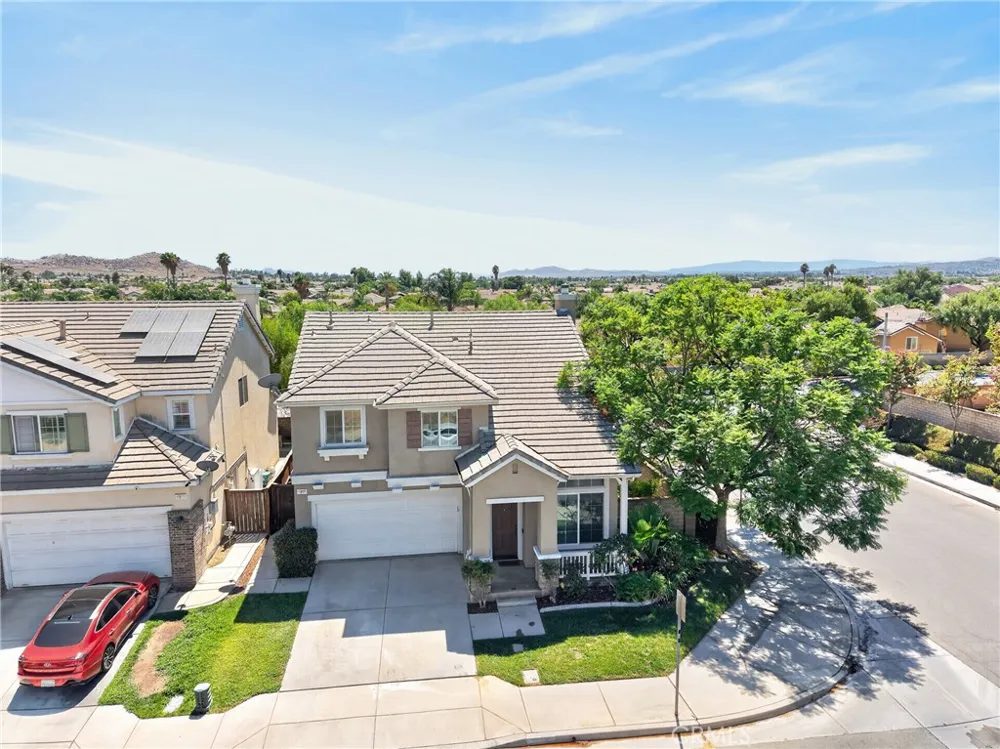 1205 Strand Perris, CA 92571