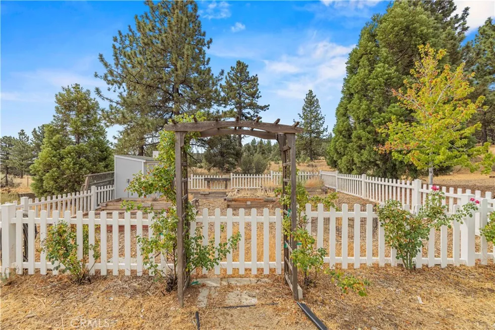 1014 Dusty Road Frazier Park, CA 93225