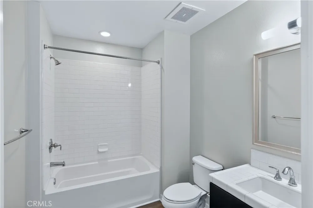 21 Gramercy #219 Irvine, CA 92612