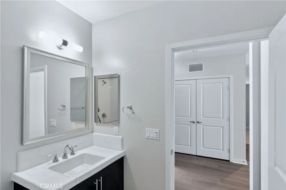 21 Gramercy #219 Irvine, CA 92612