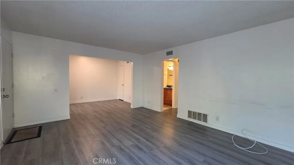 136 Clearbrook #16 Irvine, CA 92614