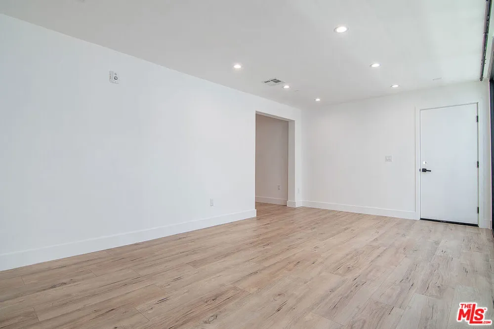 1236 Fairfax Avenue #8 West Hollywood, CA 90046
