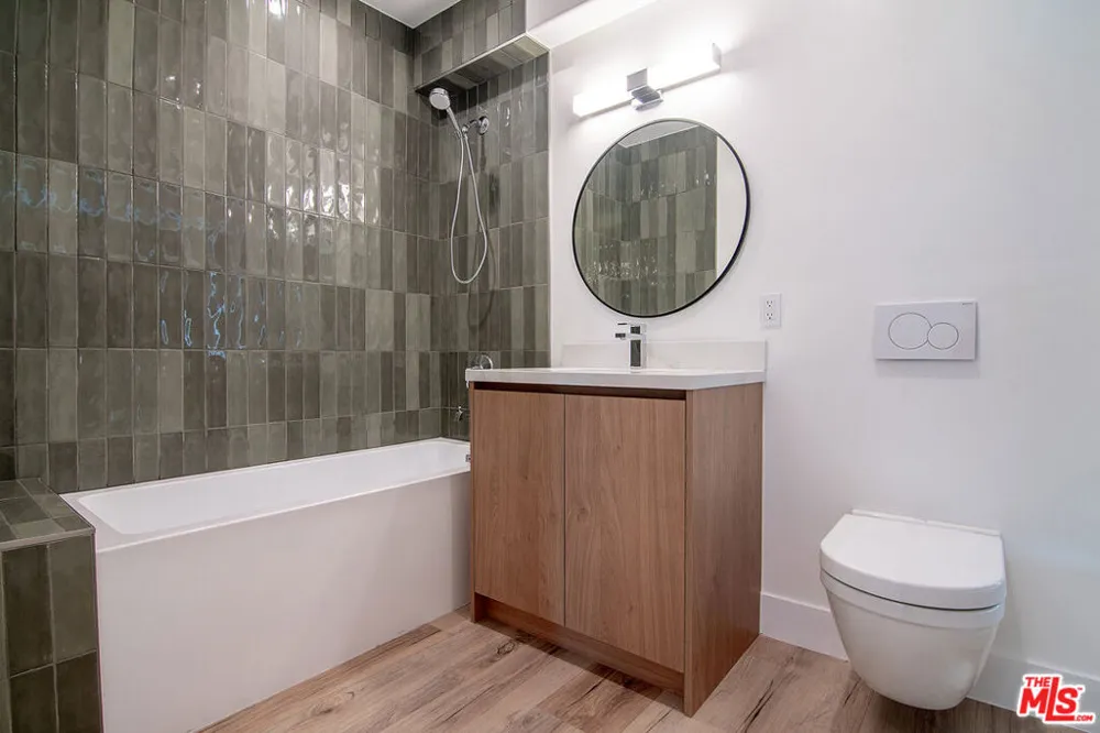 1236 Fairfax Avenue #8 West Hollywood, CA 90046