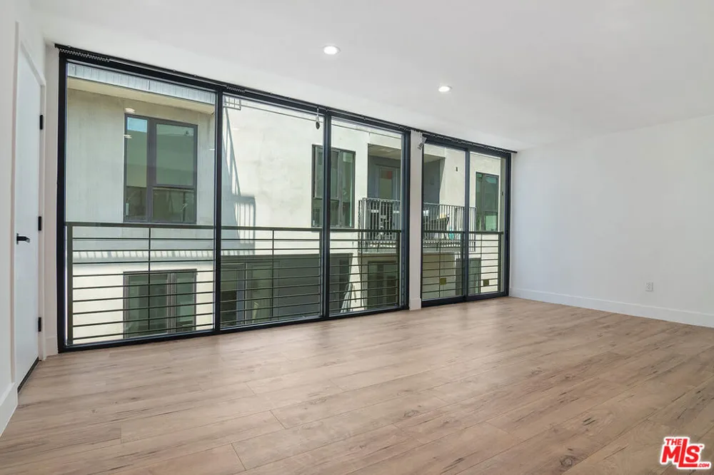 1236 Fairfax Avenue #8 West Hollywood, CA 90046
