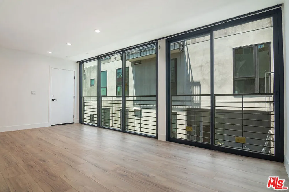 1236 Fairfax Avenue #8 West Hollywood, CA 90046