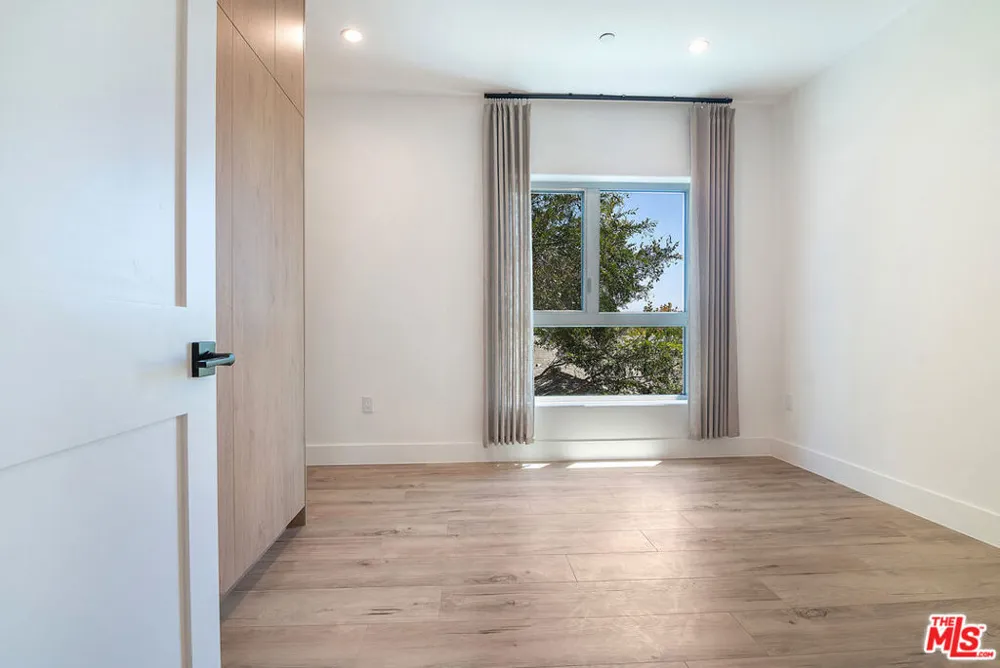 1236 Fairfax Avenue #8 West Hollywood, CA 90046