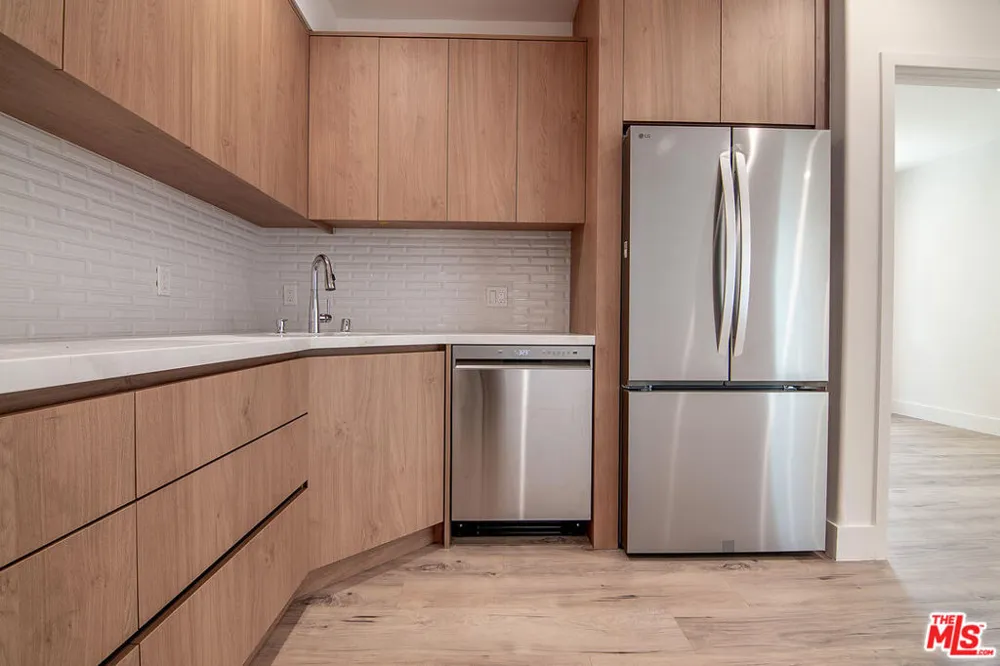 1236 Fairfax Avenue #8 West Hollywood, CA 90046