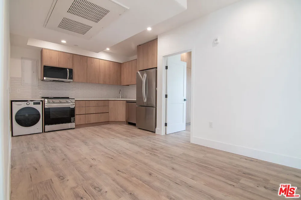 1236 Fairfax Avenue #8 West Hollywood, CA 90046