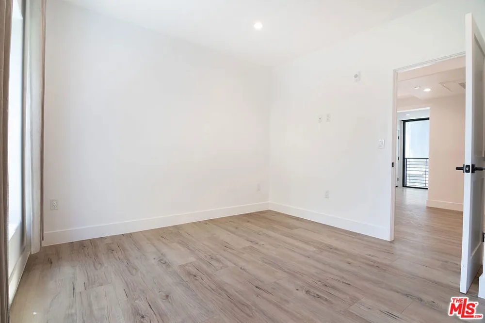 1236 Fairfax Avenue #8 West Hollywood, CA 90046