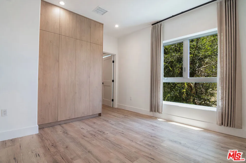 1236 Fairfax Avenue #8 West Hollywood, CA 90046