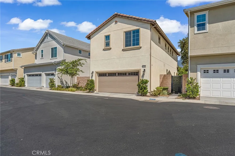 13832 Gazania Lane Fontana, CA 92336