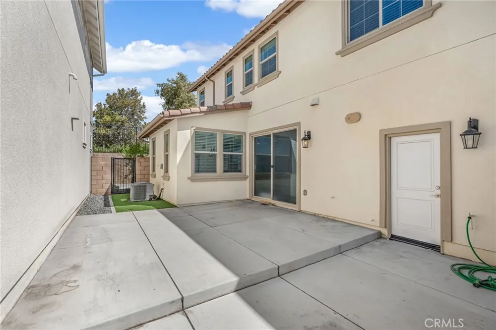13832 Gazania Lane Fontana, CA 92336