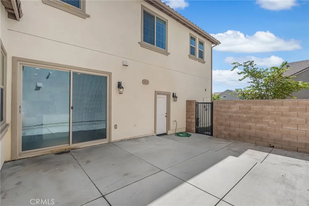 13832 Gazania Lane Fontana, CA 92336