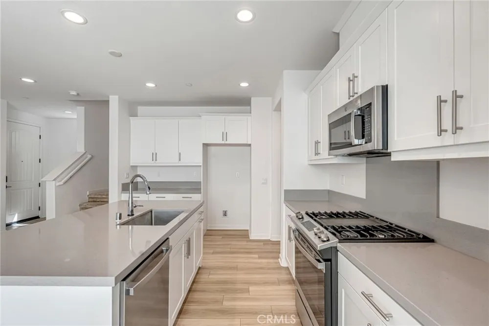 13832 Gazania Lane Fontana, CA 92336