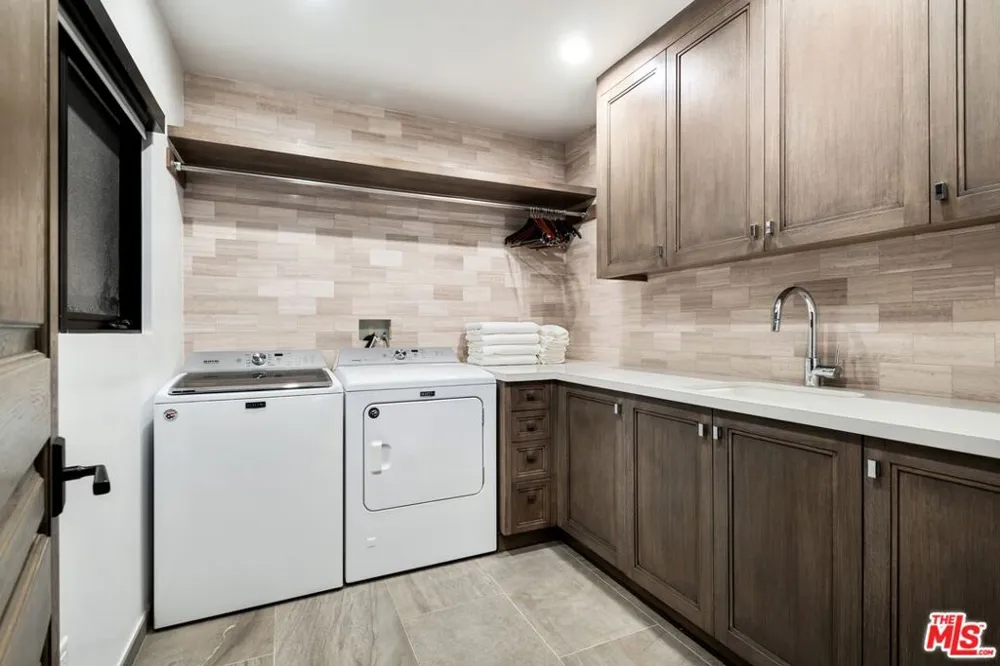 7043 BIRDVIEW AVENUE Malibu, CA 90265