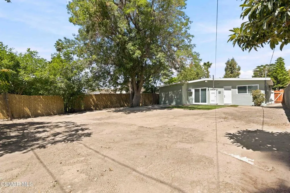 4328 Shopping Lane Simi Valley, CA 93063
