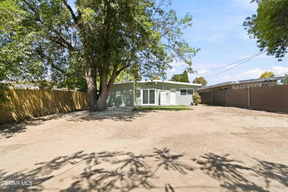 4328 Shopping Lane Simi Valley, CA 93063