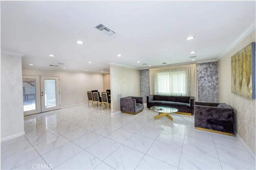 8126 Matilija Panorama City, CA 91402