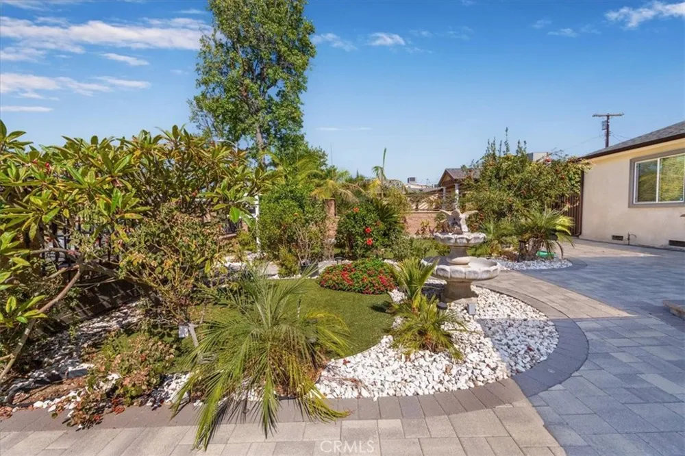 8126 Matilija Panorama City, CA 91402