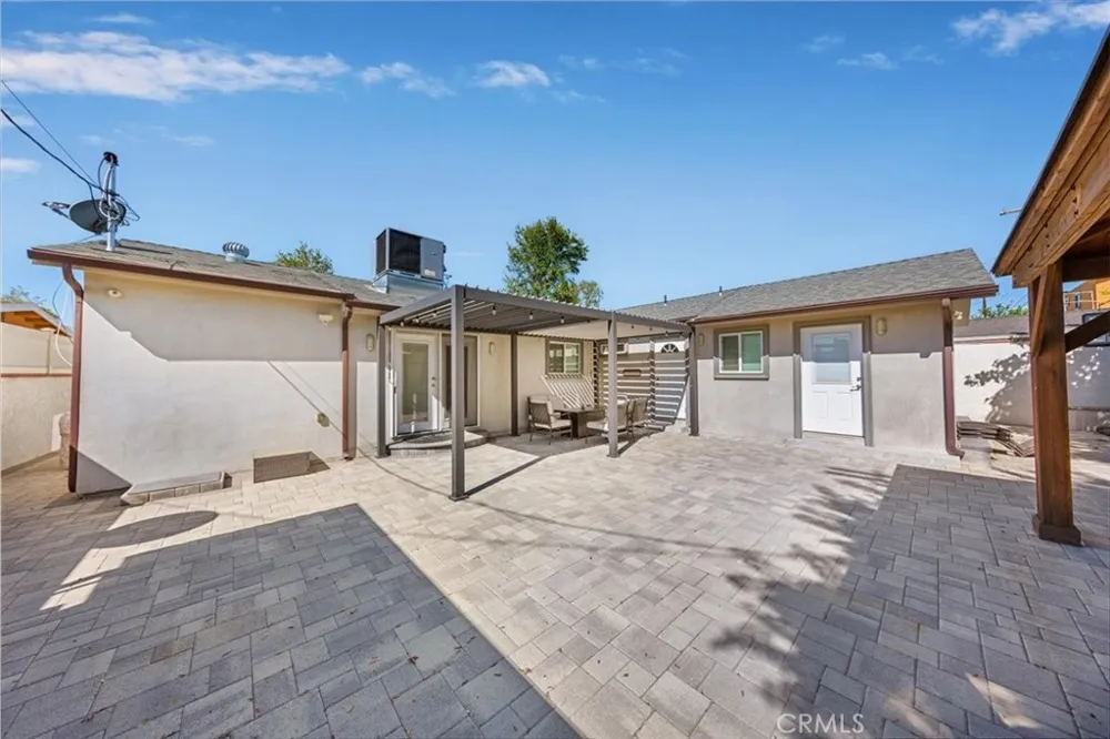 8126 Matilija Panorama City, CA 91402