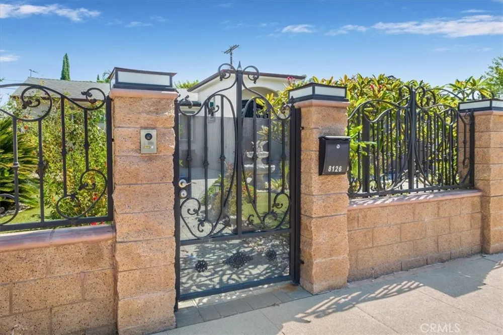 8126 Matilija Panorama City, CA 91402