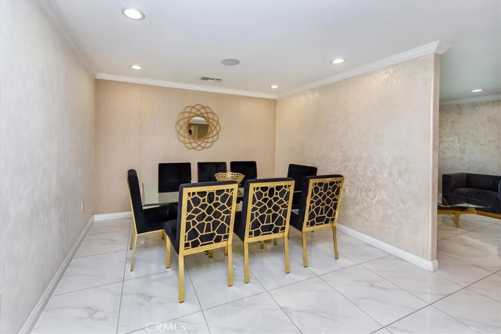 8126 Matilija Panorama City, CA 91402