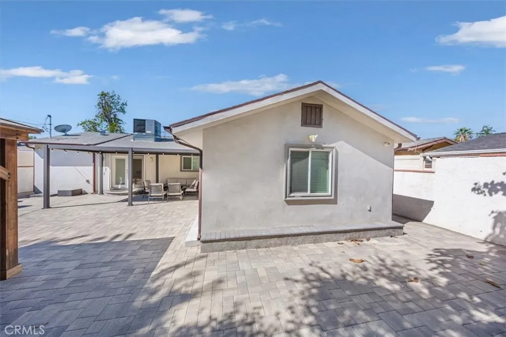 8126 Matilija Panorama City, CA 91402
