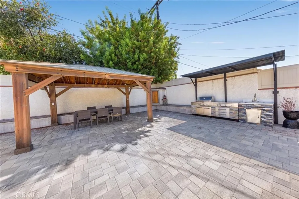 8126 Matilija Panorama City, CA 91402