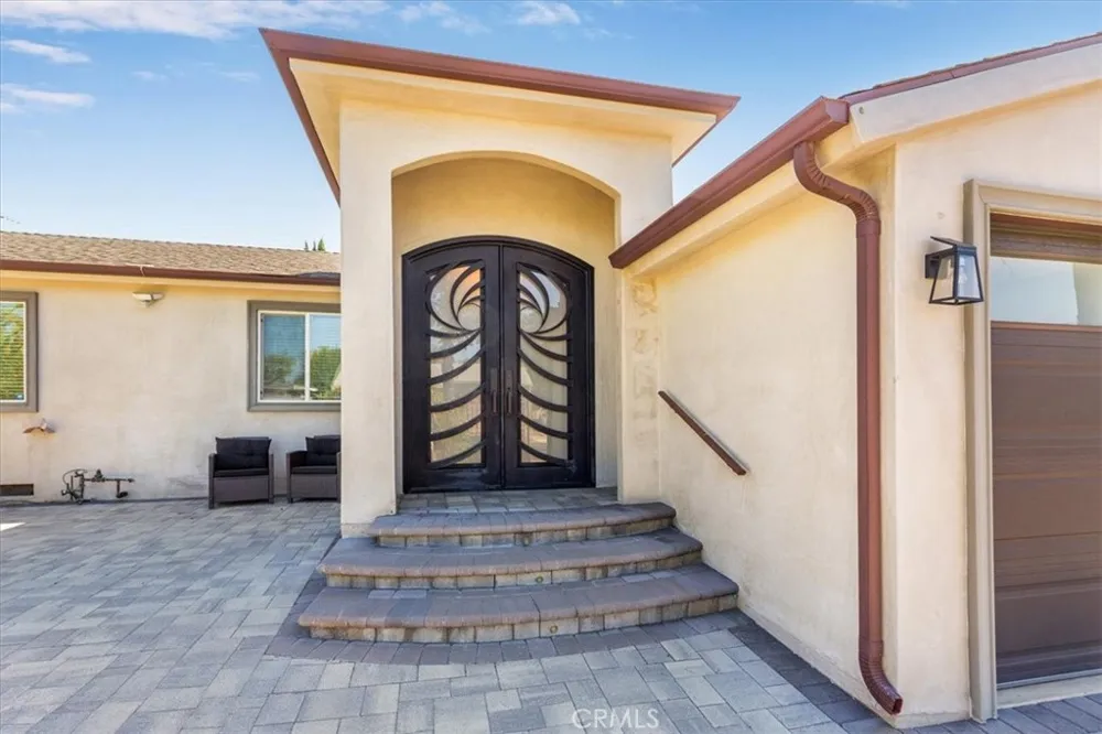 8126 Matilija Panorama City, CA 91402