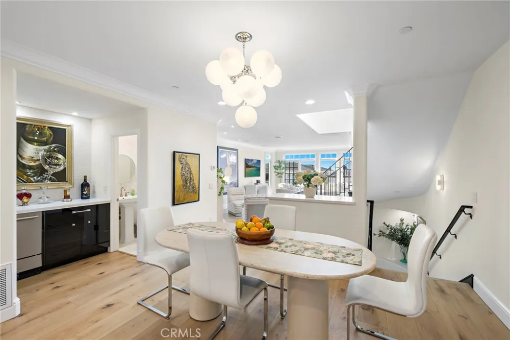 302 Carnation Avenue Newport Beach, CA 92625