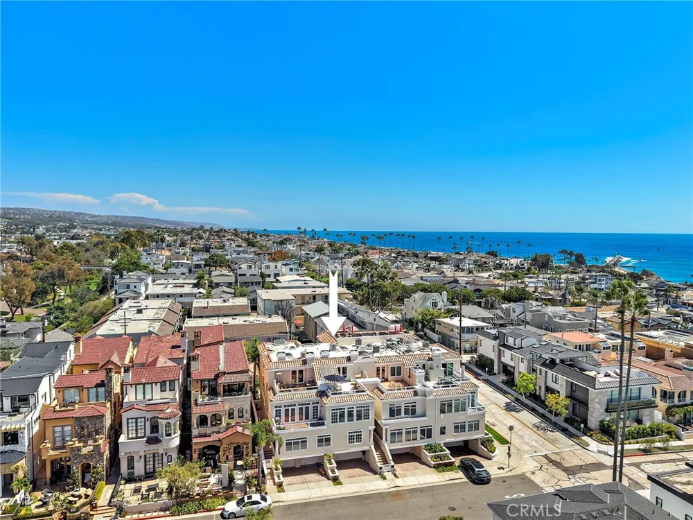 302 Carnation Avenue Newport Beach, CA 92625
