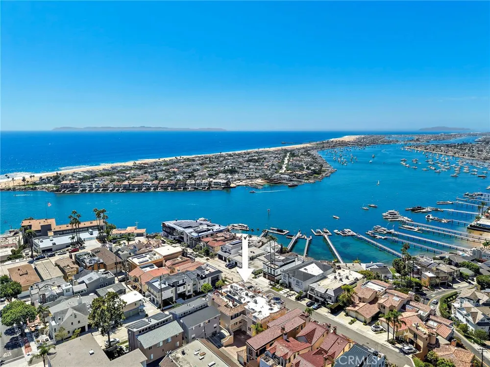 302 Carnation Avenue Newport Beach, CA 92625