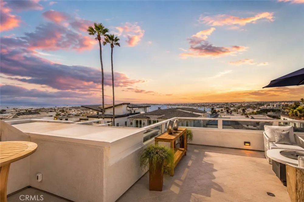 302 Carnation Avenue Corona del Mar, CA 92625