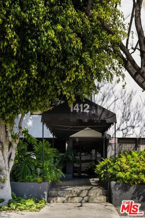 1412 Crescent Heights Boulevard #203 West Hollywood, CA 90046