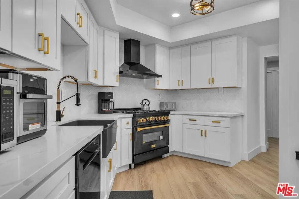 1412 Crescent Heights Boulevard #203 West Hollywood, CA 90046
