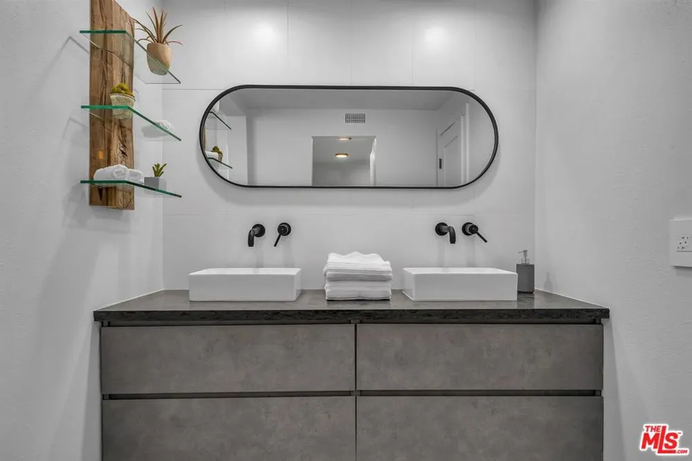 1412 Crescent Heights Boulevard #203 West Hollywood, CA 90046