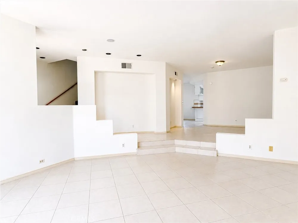 210 S Prospect Avenue #4 Redondo Beach, CA 90277