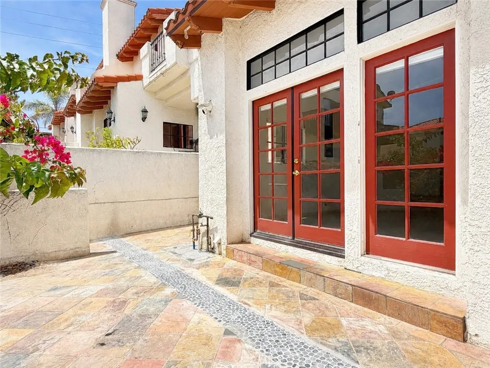 210 S Prospect Avenue #4 Redondo Beach, CA 90277