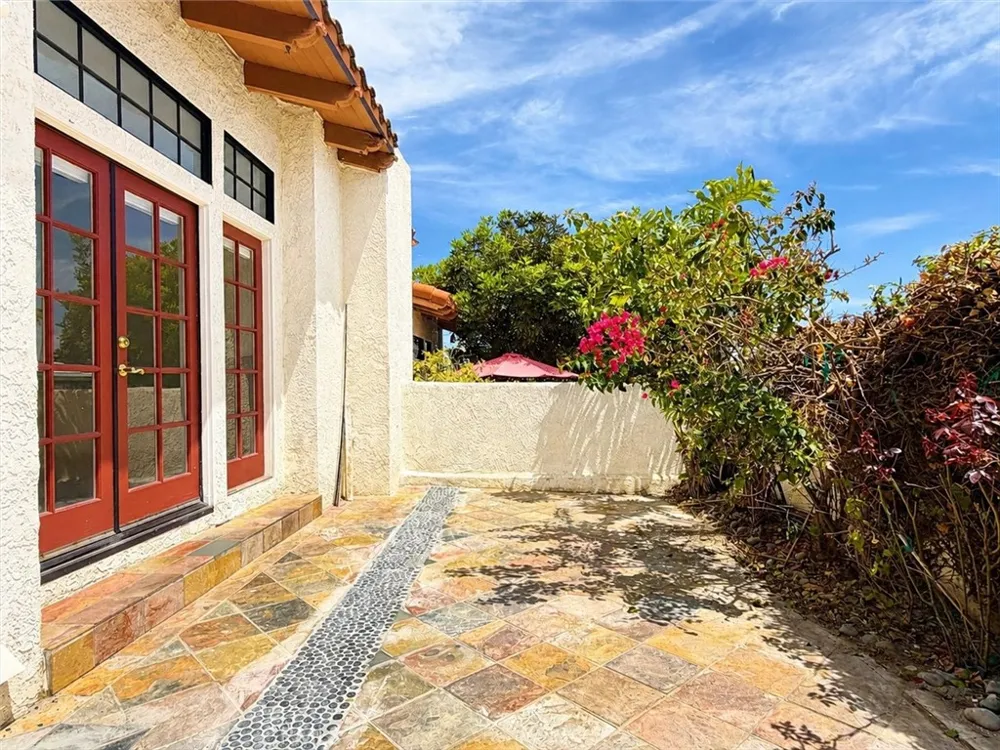 210 S Prospect Avenue #4 Redondo Beach, CA 90277