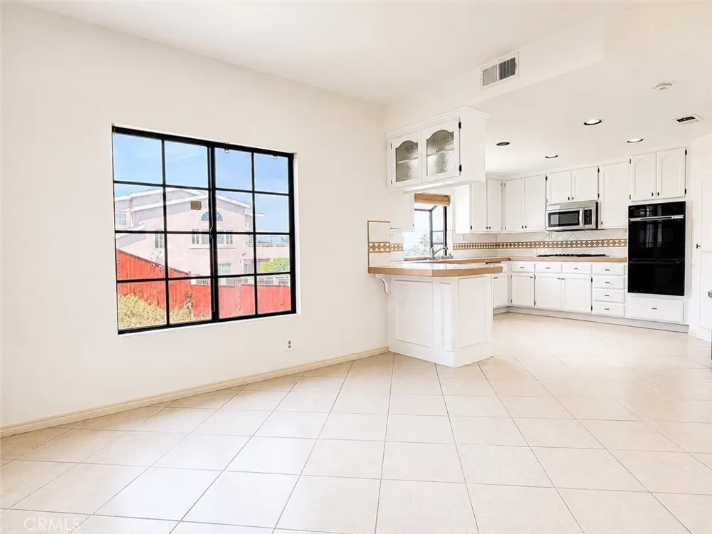 210 S Prospect Avenue #4 Redondo Beach, CA 90277