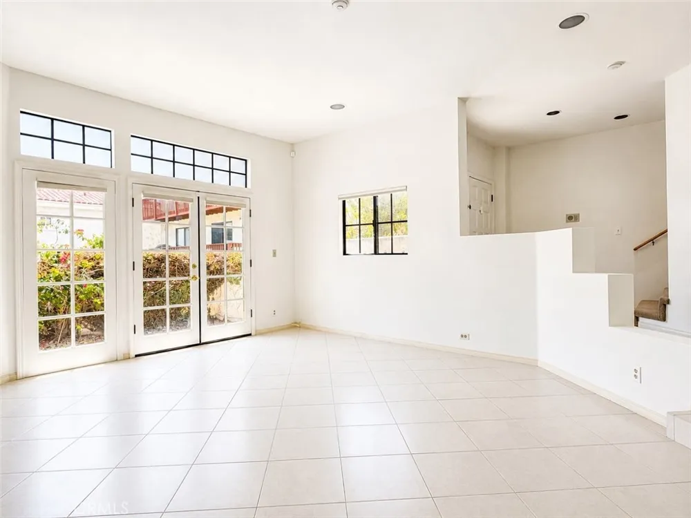 210 S Prospect Avenue #4 Redondo Beach, CA 90277